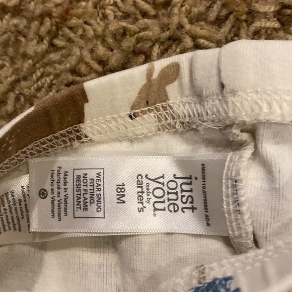 Carters pj set size 18m - Picture 5 of 5